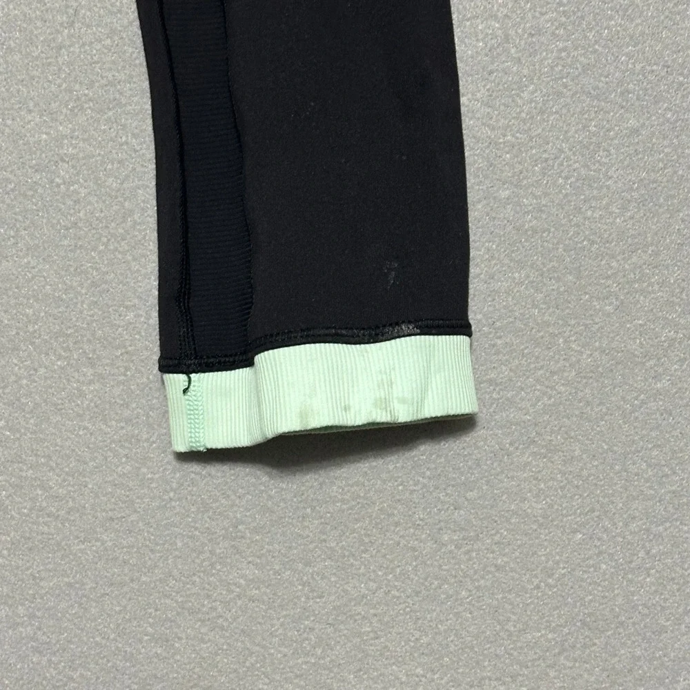 Lululemon Black Mint Green Cropped Mesh Panel Leggings Size 4‎ Yoga Workout